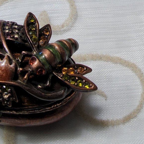 Jay Strongwater Oval Trinket Box Bee with Leaves - Picture 4 of 11